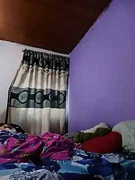 Snapshot of Zulema_R1 chatting on June 18, 2026, 10:59 pm Zulema R1 online show from June 18, 2026, 10:59 pm