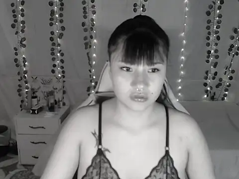 Zulema R1 online show from September 27, 2025, 3:56 am