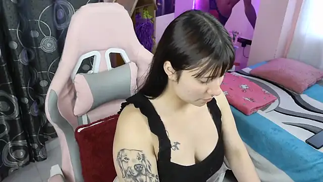 Zulema R1 online show from April 23, 2026, 9:38 pm