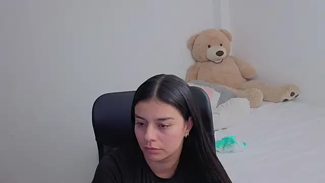 valerihouse online show from February 17, 2026, 1:25 am