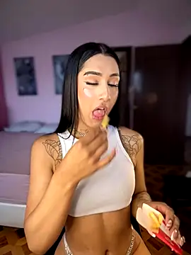  Denisse444 online show from December 4, 2025, 8:41 pm