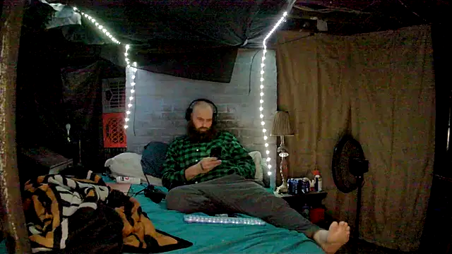 Cowboy815 online show from November 21, 2025, 4:33 am