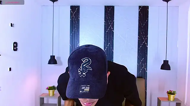 Franvill Trato online show from September 22, 2025, 6:58 pm