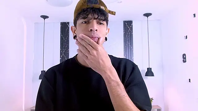 Franvill Trato online show from November 2, 2025, 4:01 pm