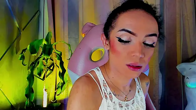 Cristal Gem1 online show from July 6, 2026, 2:40 am