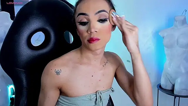 Snapshot of Cristal_Gem1 chatting on March 21, 2026, 1:18 am Cristal Gem1 online show from March 21, 2026, 1:18 am