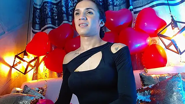 Snapshot of Cristal_Gem1 chatting on February 15, 2026, 2:01 am Cristal Gem1 online show from February 15, 2026, 2:01 am