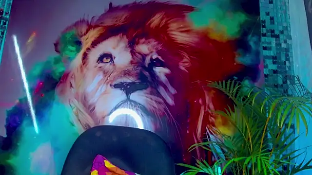 Cristal Gem1 online show from September 12, 2025, 7:13 pm