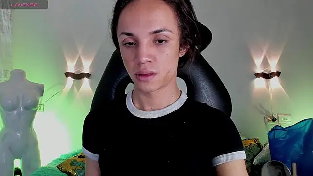 Snapshot of Cristal_Gem1 chatting on March 8, 2026, 6:00 pm Cristal Gem1 online show from March 8, 2026, 6:00 pm