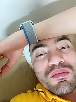 Snapshot of este_juan chatting on October 14, 2025, 5:57 pm este juan online show from October 14, 2025, 5:57 pm