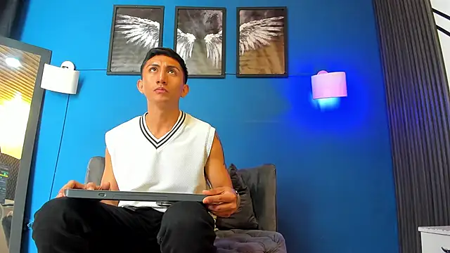 oliver mr  online show from September 13, 2025, 7:47 pm