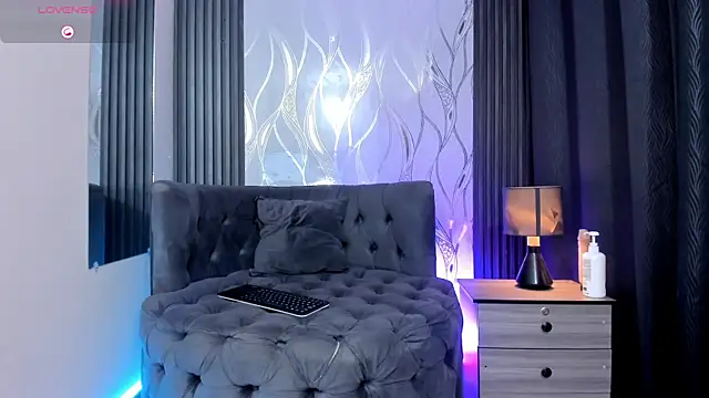 oliver mr  online show from January 7, 2026, 1:27 pm