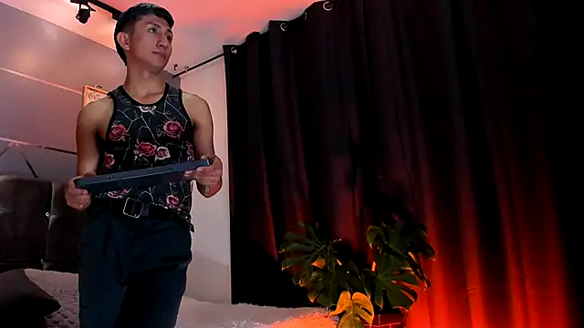 oliver mr  online show from October 28, 2025, 9:14 pm