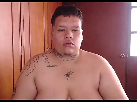 Snapshot of Yulian_bigclit7 chatting on March 2, 2026, 3:30 pm Yulian bigclit7 online show from March 2, 2026, 3:30 pm