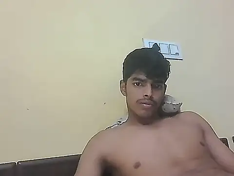 Snapshot of monster_33 chatting on May 5, 2026, 9:56 am monster 33 online show from May 5, 2026, 9:56 am