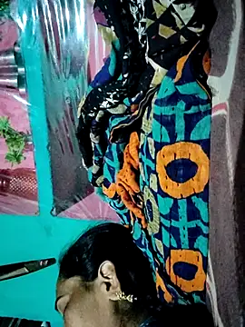 Pooja750 online show from November 29, 2025, 7:58 pm