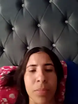 Snapshot of Liagni0 chatting on December 4, 2025, 7:24 pm Liagni0 online show from December 4, 2025, 7:24 pm