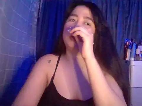 Asianhotskinny online show from June 20, 2026, 4:23 pm