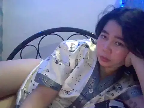 Asianhotskinny online show from July 4, 2026, 9:37 am