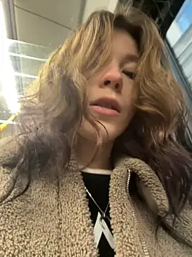 Mimiumuy online show from October 18, 2025, 2:19 pm