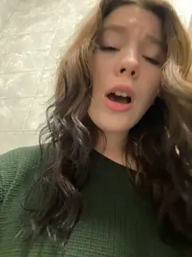 Mimiumuy online show from October 22, 2025, 2:49 pm