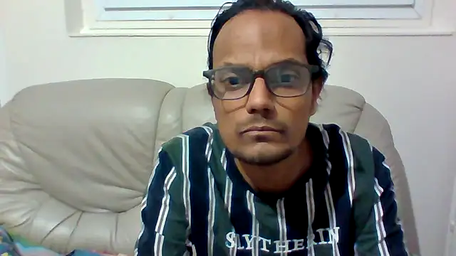 Snapshot of Joan5014 chatting on April 25, 2026, 9:45 pm Joan5014 online show from April 25, 2026, 9:45 pm