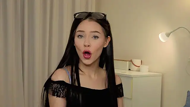 slyshypie online show from October 10, 2025, 1:34 pm