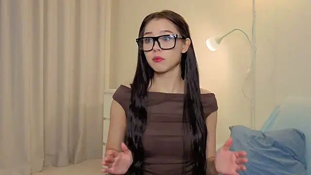 slyshypie online show from October 6, 2025, 1:23 pm