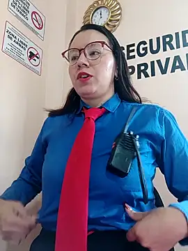 Hannah-colx online show from November 1, 2025, 4:01 pm