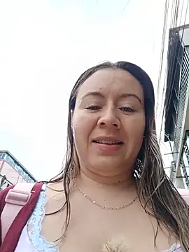 Snapshot of Hannah-colx chatting on June 18, 2026, 2:33 pm Hannah-colx online show from June 18, 2026, 2:33 pm