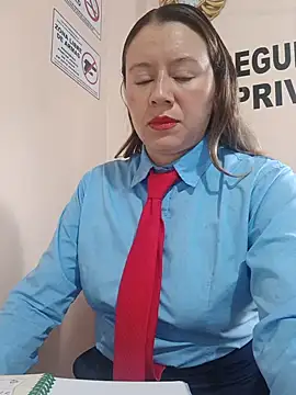 Snapshot of Hannah-colx chatting on June 4, 2026, 1:16 pm Hannah-colx online show from June 4, 2026, 1:16 pm
