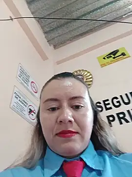Snapshot of Hannah-colx chatting on June 7, 2026, 4:23 pm Hannah-colx online show from June 7, 2026, 4:23 pm