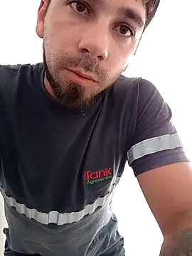 Lushakuiron1 online show from November 28, 2025, 2:17 pm