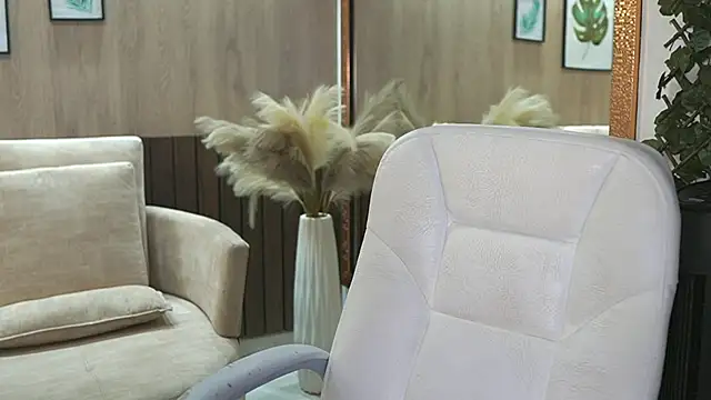 GiaNovak online show from October 29, 2025, 7:46 pm