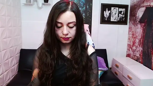 Eva Roussell online show from March 3, 2026, 2:35 pm