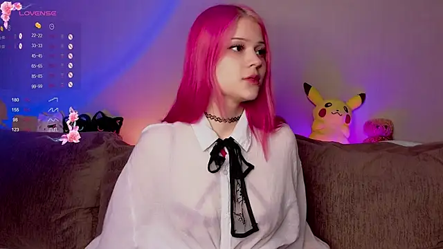 RavenKitten  online show from May 4, 2026, 2:48 am