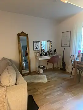 swedishbaddie online show from October 15, 2025, 12:13 pm