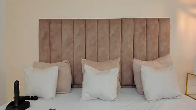 amber colliiins online show from March 5, 2026, 5:20 pm