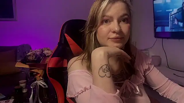 Mia Kamp online show from February 14, 2026, 5:35 pm