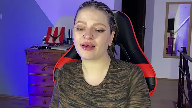 Mia Kamp online show from October 11, 2025, 12:44 am