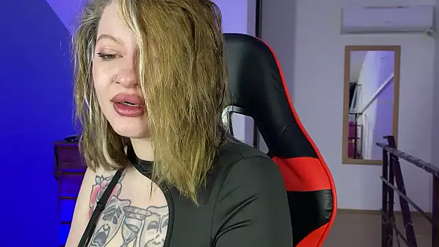 Mia Kamp online show from October 4, 2025, 11:45 am