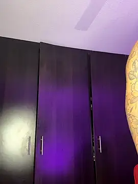 Snapshot of DavisFirb chatting on February 24, 2026, 1:17 am DavisFirb online show from February 24, 2026, 1:17 am