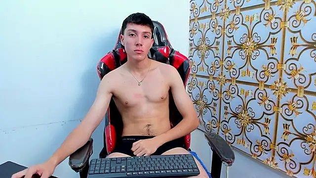 LittleDanny  online show from October 15, 2025, 4:04 pm