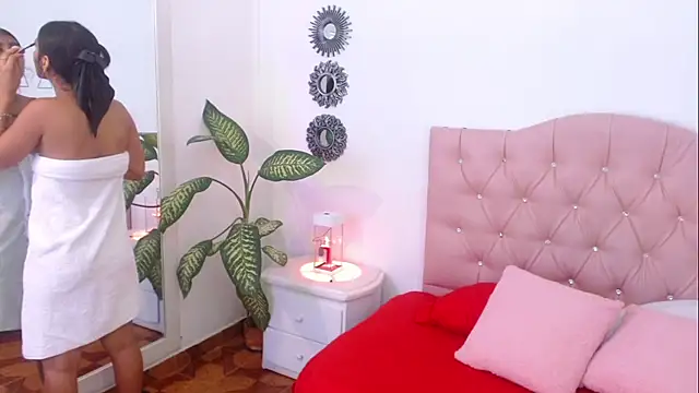 ivy scorpio online show from September 24, 2025, 2:34 pm