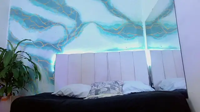 ivy scorpio online show from September 20, 2025, 1:05 pm