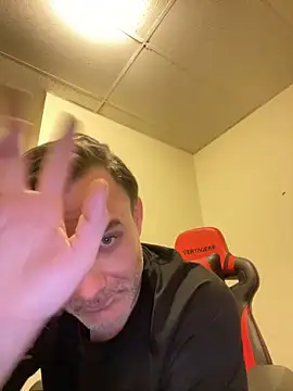 Snapshot of NicPolaris chatting on April 5, 2026, 3:13 am NicPolaris online show from April 5, 2026, 3:13 am