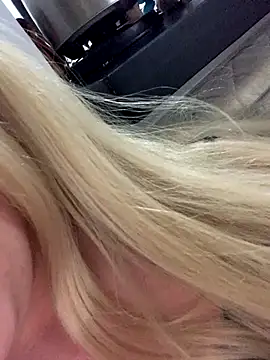 anjinhabs online show from October 31, 2025, 2:19 am