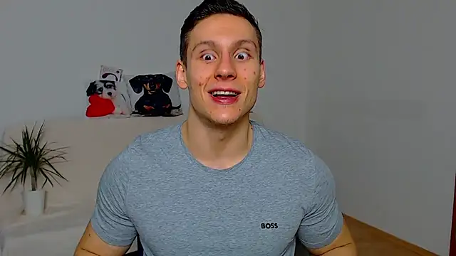 ZeinMiracles online show from November 9, 2025, 11:09 pm