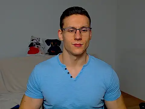 ZeinMiracles online show from October 3, 2025, 8:43 pm