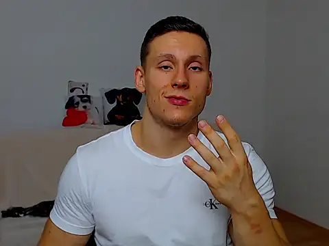 ZeinMiracles online show from September 22, 2025, 5:19 pm